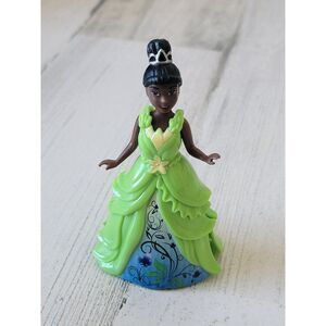 Mattel 2009 green princess dress queen doll toy figure